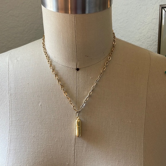 Cool Chill Pill necklace gold filled - Picture 2 of 5